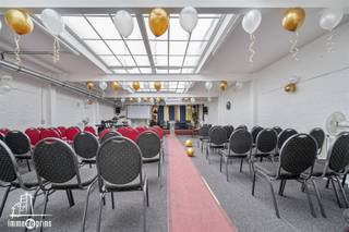 <h3><span>Multifunctional property for sale in the center of Sint-Niklaas – 898 m² of possibilities</span></h3><p><span>In the heart of </span><span>Sint-Niklaas</span><span> is this exceptional and versatile property with a </span><span>total area of no less than 898 m²</span><span>. A unique opportunity for those looking for space, flexibility and a central location.</span></p><p><span>The property is currently furnished with </span><span>various office spaces and meeting rooms</span><span>, but lends itself perfectly to </span><span>multiple uses</span><span>. Think of a combination of offices, practice rooms, co-working, training center, showroom or a creative hub. Thanks to the generous surface areas and logical layout, adjustments and repurposing are easily realized.</span></p><p><span>The central location in the city center ensures </span><span>excellent accessibility</span><span>, both by public transport and by car, and offers all urban amenities within walking distance: stores, restaurants and services.</span></p><p><span>Benefits at a glance:</span></p><ul><li><span>Total surface area: </span><span>898 m²</span></li><li><span>Located in the center </span><span>of Sint-Niklaas</span></li><li><span>Multiple office spaces and meeting rooms</span></li><li><span>Flexible layout with numerous possibilities for use</span></li><li><span>Suitable for liberal professions, businesses or investors</span></li><li><span>Representative and characterful building</span></li></ul><p><span>This property is ideal for those looking for a </span><span>sustainable investment</span><span> or a </span><span>spacious and future-oriented base</span><span> for their activities.</span></p><p><span> </span></p><p><span> </span></p>