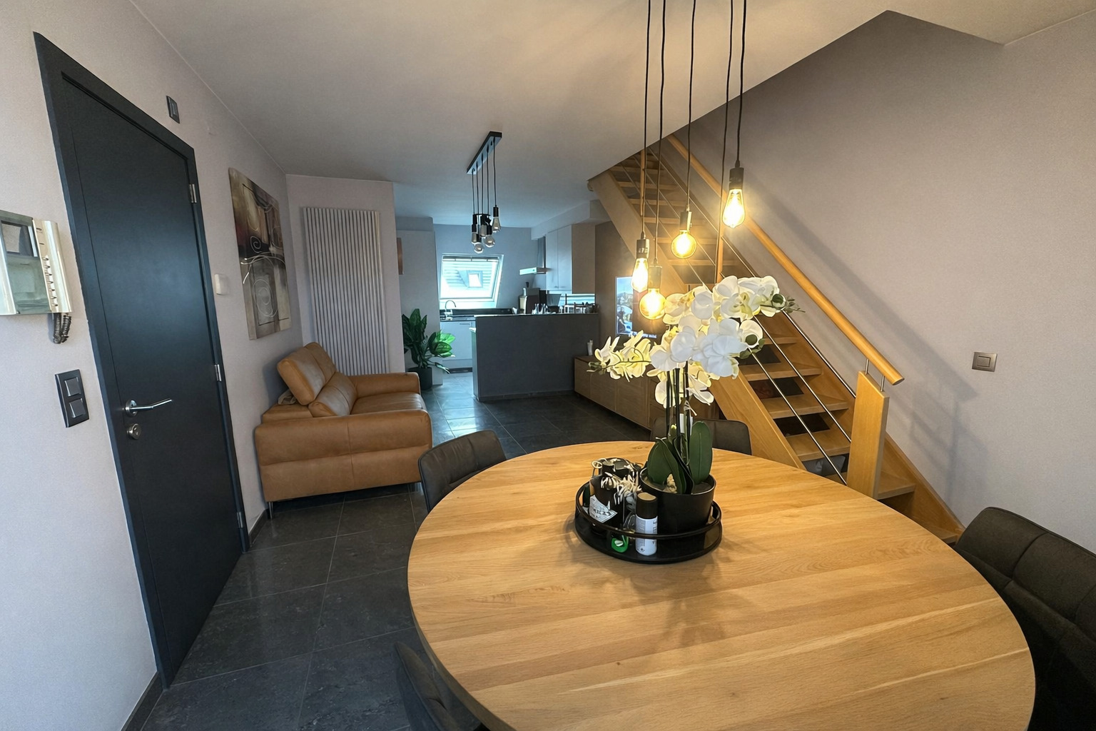 Duplexappartement te huur in het hart van Erembodegem - foto 1