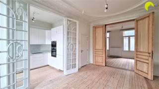 This charming apartment can be found behind an authentic facade on the Paardenmarkt.On the ground floor, the building has a spacious, enclosed...