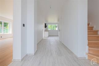 Magnifique maison rénovée avec dépendance et parking. Pour organiser une visite, veuillez nous appeler au 02.513.13.13.Au centre de Meise, dans...