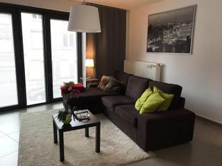 <h3>Appartement 1 chambre avec grande terrasse et emplacement de parking souterrain à Kessel-Lo</h3>
<p>Cet agréable appartement d’environ 70 m² est situé au premier étage, juste derrière la gare de Louvain, à la limite de Kessel-Lo. Grâce à son excellente situation, la gare, le centre de Louvain et de nombreux commerces et services sont facilement accessibles.</p>
<p>L’appartement comprend un séjour spacieux avec une cuisine ouverte entièrement équipée. La grande terrasse, située à l’arrière du bâtiment, est accessible depuis la cuisine ainsi que depuis le hall d’entrée et offre une agréable vue sur le jardin commun.</p>
<p>L’appartement dispose également d’une grande chambre, d’une salle de bains avec lavabo et baignoire, d’un WC séparé ainsi que d’un espace de rangement pratique avec raccordement pour une machine à laver.</p>
<p>Un <strong>emplacement de parking souterrain est inclus</strong>.</p>
<p><strong>Loyer :</strong> 1 050 €/mois<br /><strong>Charges communes :</strong> 70 €/mois (provision)<br /><strong>Charges individuelles :</strong> à la charge du locataire<br /><strong>Disponible à partir du :</strong> 1er novembre 2026</p>
<p><br /></p>