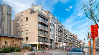 Situé sur la Lippenslaan, à distance de marche de la mer et de la plage, nous vous proposons à la vente cet appartement économe en énergie avec...