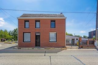 Assent: renovatie- of investeringspand te koopBen je op zoek naar een project met potentieel? Deze te renoveren of af te breken woning is gelegen in...
