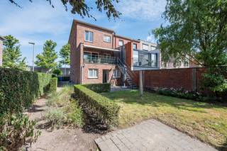 In de rustige en doodlopende straat in Hoboken vind je deze instapklare halfopen woning, perfect voor wie op zoek is naar ruimte, comfort en...