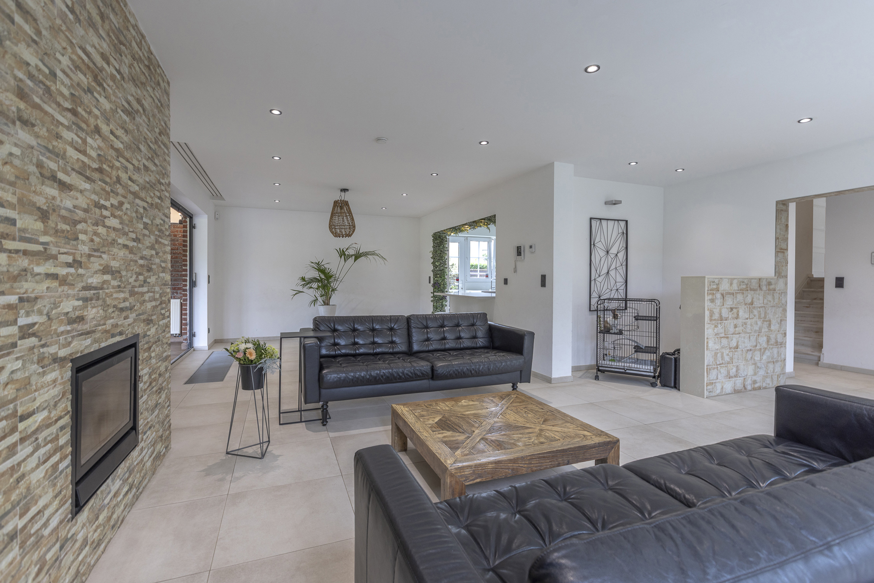 Instapklare villa met 4 slaapkamers, 2 bdks en mooi verzicht - foto 4