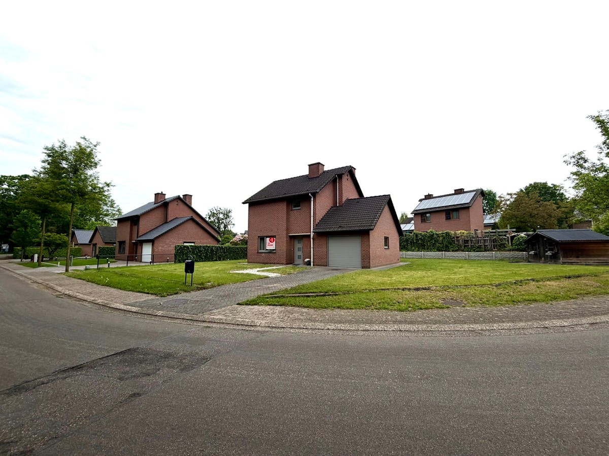 Huis te huur in residentiële wijk in Genk - foto 2