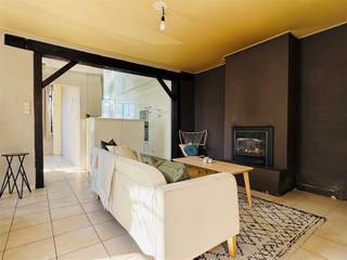 Gezellige woning met 5 slaapkamers te koop!Indeling: inkomhal met gastentoilet, wasberging, badkamer met douche (volledig vernieuwd), lichtrijke...