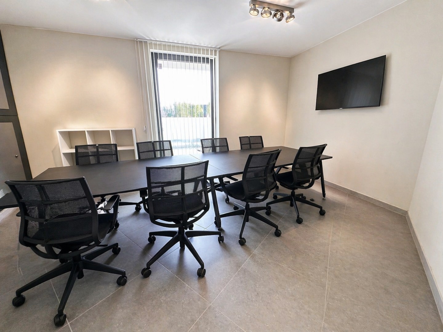 Instapklare kantoorruimte centrum Torhout (met mogelijkheid tot bijhuren appartement) - foto 4
