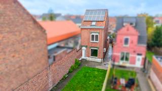 ALLEENSTAANDE ENERGIEZUINIGE WONING MET 2 SLPKS (3 MOGELIJK!) EN ZONGERICHTE TUIN EN TERRASOp een rustige locatie vinden we deze alleenstaande,...