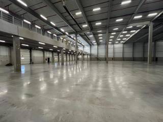 Modern logistiek magazijn bestaande uit 6.516m² magazijnruimte + 756m² mezzanine en 190m² kantoren. Het magazijn telt 7 los- en laadkades en...