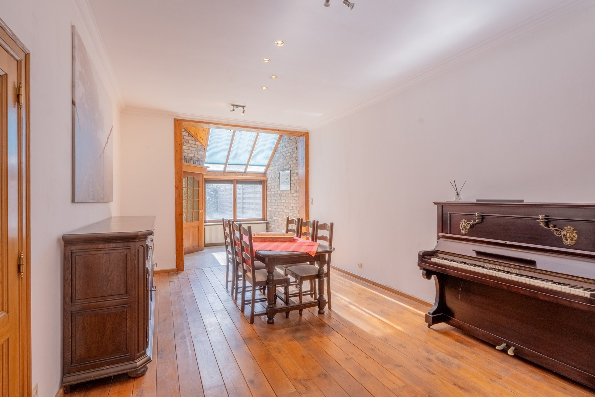 Charmant herenhuis met 5 kamers en zonnige tuin - foto 4