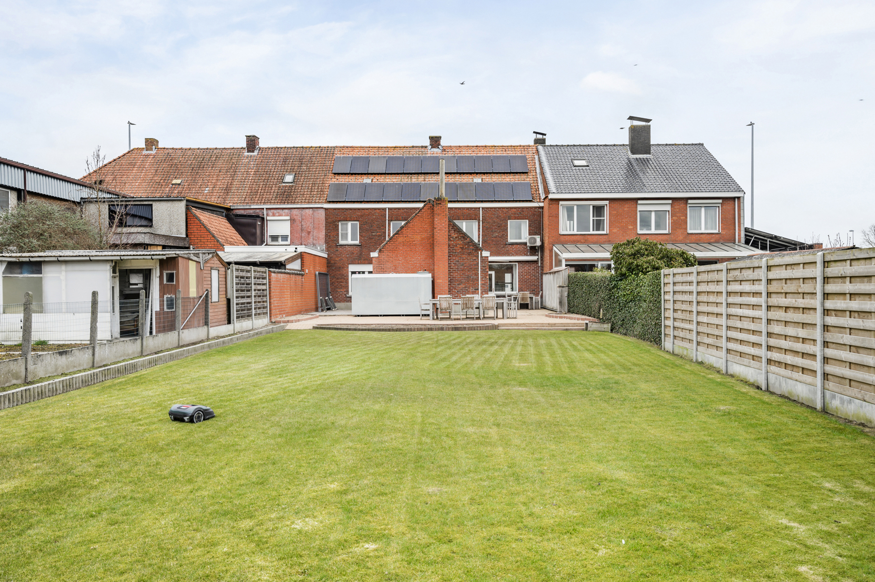 Dubbele woning met dubbele garage en tuin - foto 2