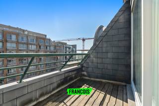 Welkom in dit charmante appartement met 2 zonneterrassen op de 5de verdieping van een verzorgde residentie in de Henri Jasparlaan te Westende...