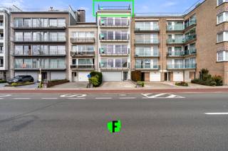 Te huur: prachtige gerenoveerde penthouse met 2 terrassen te Oostende.Op de vijfde verdieping van een kleinschalige residentie bevindt zich deze...