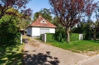 Ontdek deze instapklare open bebouwing op een uitzonderlijke locatie waar rust, groen en bereikbaarheid harmonieus samenkomen.Deze compacte en...