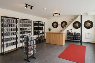 STIJLVOL GERENOVEERD HANDELSPAND in het hart van WETTEREN. Dankzij de HOOGWAARDIGE AFWERKING en DOORDACHTE INDELING MET VOLWAARDIG TUSSENVERDIEP...