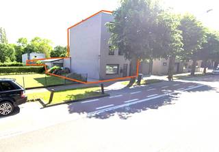 LAYOUT & FEATURESUpon entering the property, you are welcomed by a spacious entrance hall.The living area is the true highlight of the home:A very...