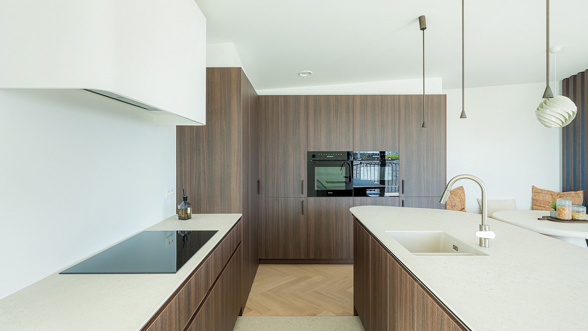 Exclusief verblijf met lift, terrassen en uitzonderlijke volumes in een groene-autovrije verkaveling te Knokke. - foto 4