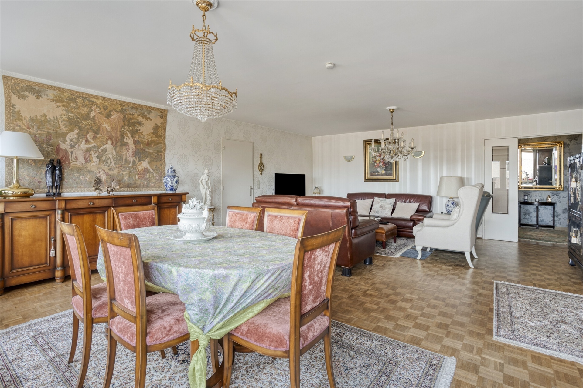 Appartement ensoleillé et très spacieux avec 3 chambres! - photo 1