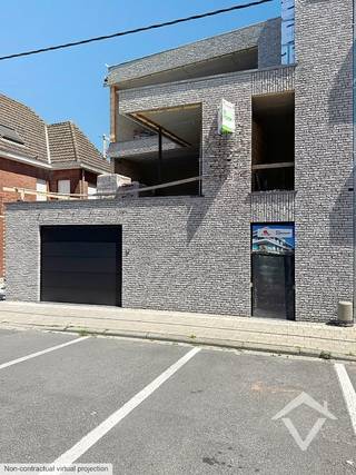 Dit nieuwbouwappartement is gelegen in een kleinschalige residentie bestaande uit 2 appartementen, 3 garages, 2 ruime privé bergingen en een groenzone in het centrum van Lichtervelde, op de Statieplaats. <br /><br />Dit appartement, gelegen op de 1ste verdieping heeft een bewoonbare oppervlakte van 124,5 m² en een terras van 12,5m² en bestaat uit: lichtrijke living met groot terras - open keuken - berging - wasplaats - toilet - nachthal - badkamer met inloopdouche en ligbad - 2 ruime slaapkamers. <br /><br />Kostprijs appartement met privé berging: 369 000 € (exclusief 9 000 € kosten voor aansluiting, EPB en basisakte). <br />Kostprijs garage: 28 000 €<br />Deze prijzen zijn exclusief registratiekosten, BTW en notariskosten. <br />EPB: appartement in aanbouw<br /><br />Troeven van dit appartement:<br />- goede bereikbaarheid door de centrale ligging<br />- volledig nieuw<br />- Mogelijkheid aankoop aan 6% BTW mogelijk, mits voldaan aan de voorwaarden<br />- energiezuinig <br />- warmtepomp en ook airco aanwezig<br />- het appartementen kan voorlopig nog naar eigen smaak worden afgewerkt<br /><br /> Interesse? Bel ons voor meer info.