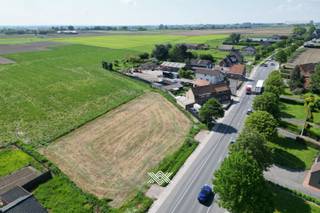 Deze ruime bouwgrond met een oppervlakte van 950 m² bevindt zich langs de Ruiseleedsesteenweg, op enkele minuutjes rijden van het centrum van...