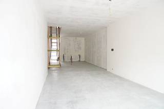 In 2025 onderging deze charmante rijwoning in het centrum van Lokeren een grondige en stijlvolle renovatie. De woning kreeg een volledige make-over...