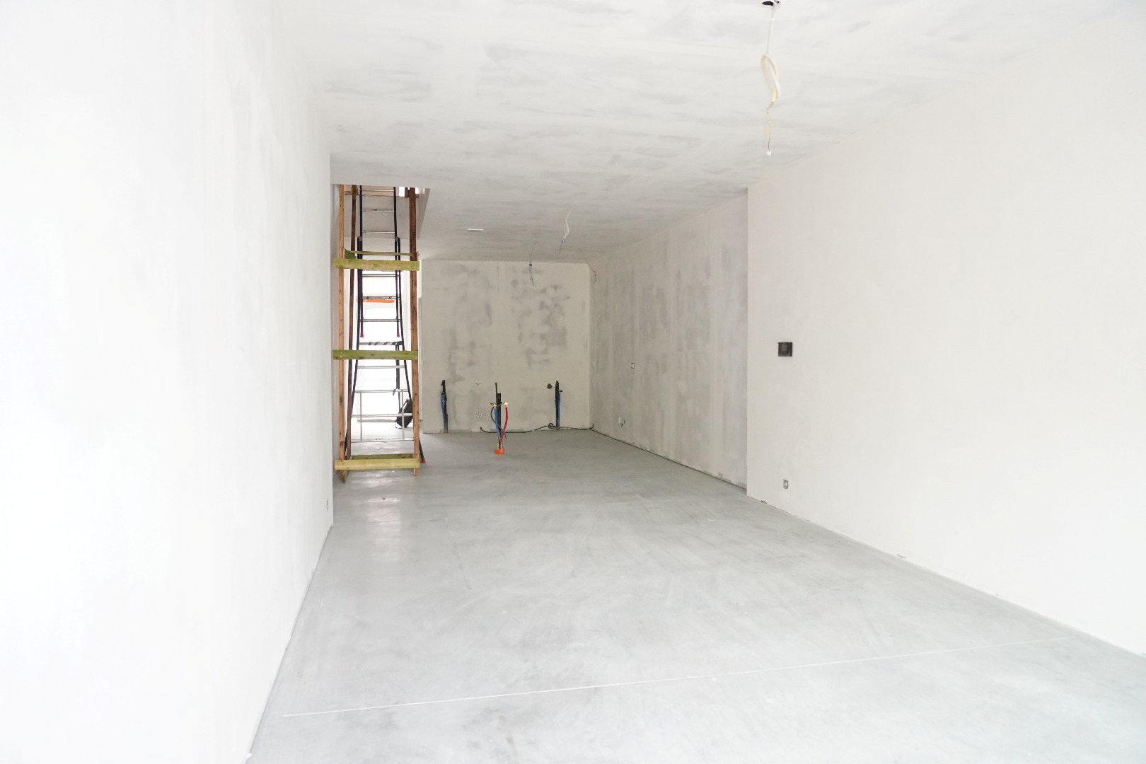 Gerenoveerde rijwoning in Lokeren, centrum. - foto 3