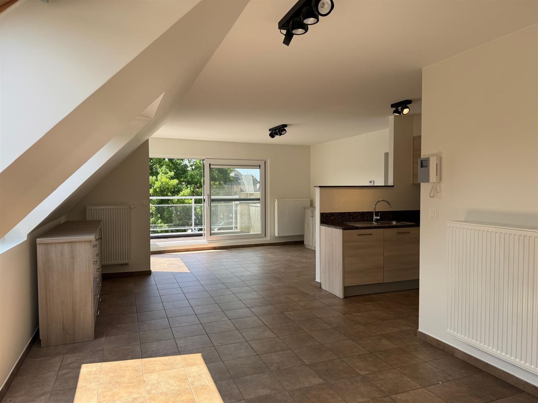 Apartment - photo 2