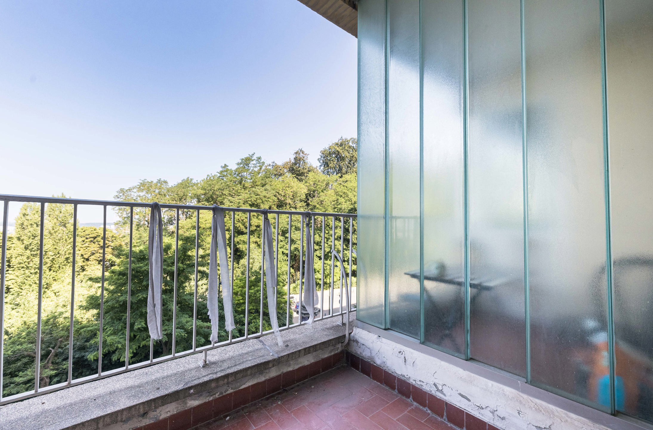 Appartement met 2 slaapkamers en terras – Te renoveren - foto 2