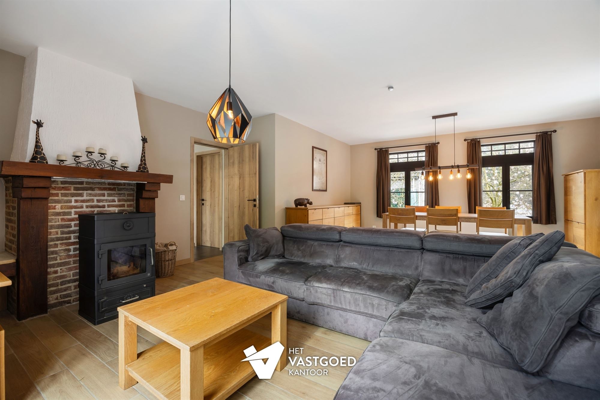 PERFECT ONDERHOUDEN WONING MET 6 SLAAPKAMERS EN WERKHUIS/GARAGE IN GROENE OMGEVING TE VIVERSEL - foto 5