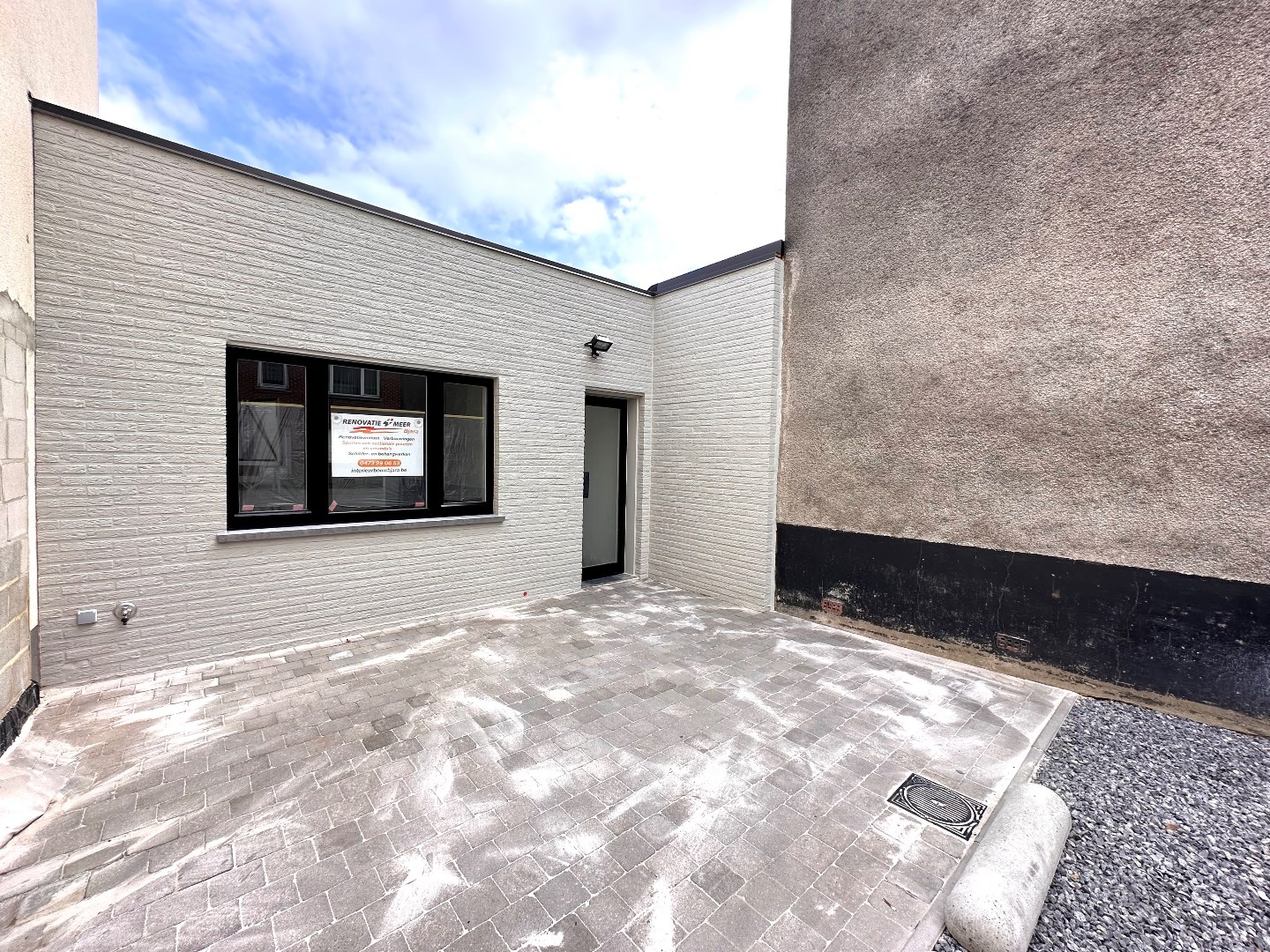 Volledig gerenoveerde woning te huur met goede ligging nabij het stadscentrum - foto 2