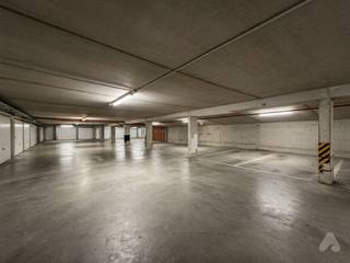 Residentie Calmeyn<br /><br />Staanplaats 94 in de ondergrondse garage te koop.