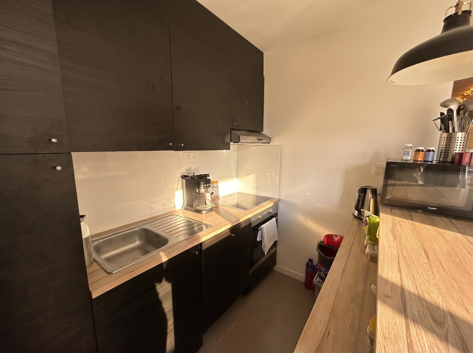 OPEN DEUR Zat. 16/5 Centraal gelegen hippe flat met autostaanplaats - foto 5