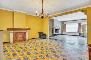 Voor meer info of een bezoek, bel 02 884 23 25: Op zoek naar een ruime woning met tal van mogelijkheden? Dit karaktervol pand gelegen in het...