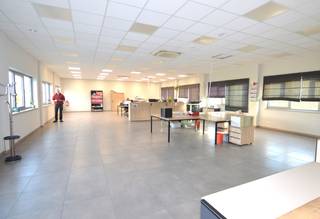 Locatie met uitstekende bereikbaarheid en flexibele mogelijkheden.Verschillende afgesloten kantoorruimten te huur in Putte.Beschikbare...