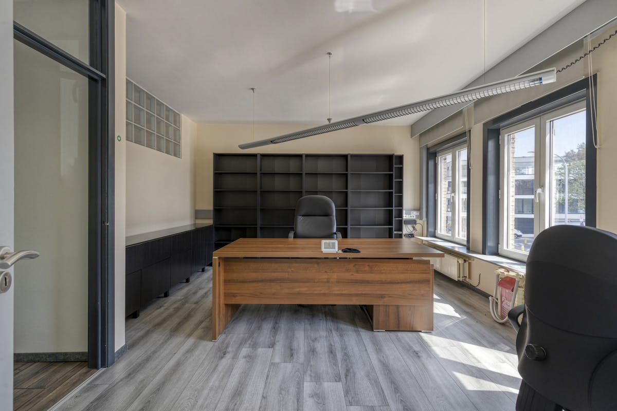 A vendre espace de bureau flexible 190 m² - photo 4
