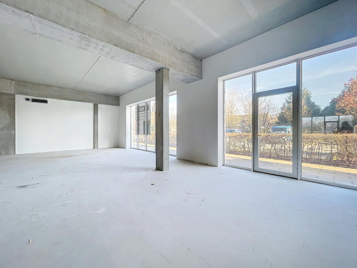 Local commercial nouvellement construit (43 m² - 331 m²) au centre de Lokeren - photo 2