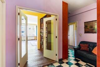 Dit ruime appartement van ca. 150 m² is uitstekend gelegen aan de Mechelsesteenweg in Antwerpen, vlak naast het prachtige Harmoniepark. Dankzij...