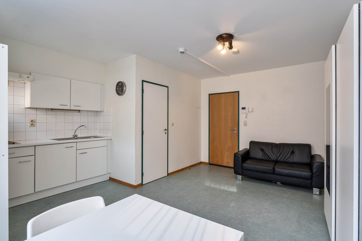 Lichtrijke en gemeubelde studio(22m²) nabij het station te centrum Leuven! - foto 5