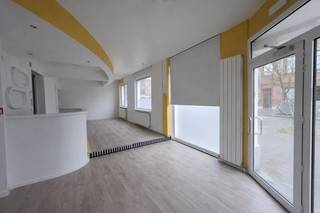 Handelspand te huur gelegen te Diksmuidelaan 170, 2600 Berchem. Dit ruim hoekpand van ca. 100 m² is gelegen in een populaire café- en handelsbuurt...