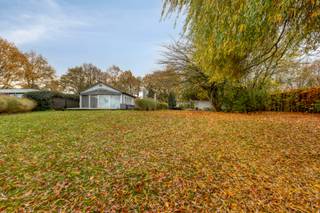 Wil u ook iedere dag het vakantiegevoel beleven aan een fantastisch privé meer van 95ha? Een zeldzame parel op een unieke locatie. De woningen...