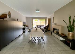 Deze instapklare woning uit '91 biedt u een combinatie van comfort, ruimte en een topliggen. De woning bevindt zich nabij het centrum van...
