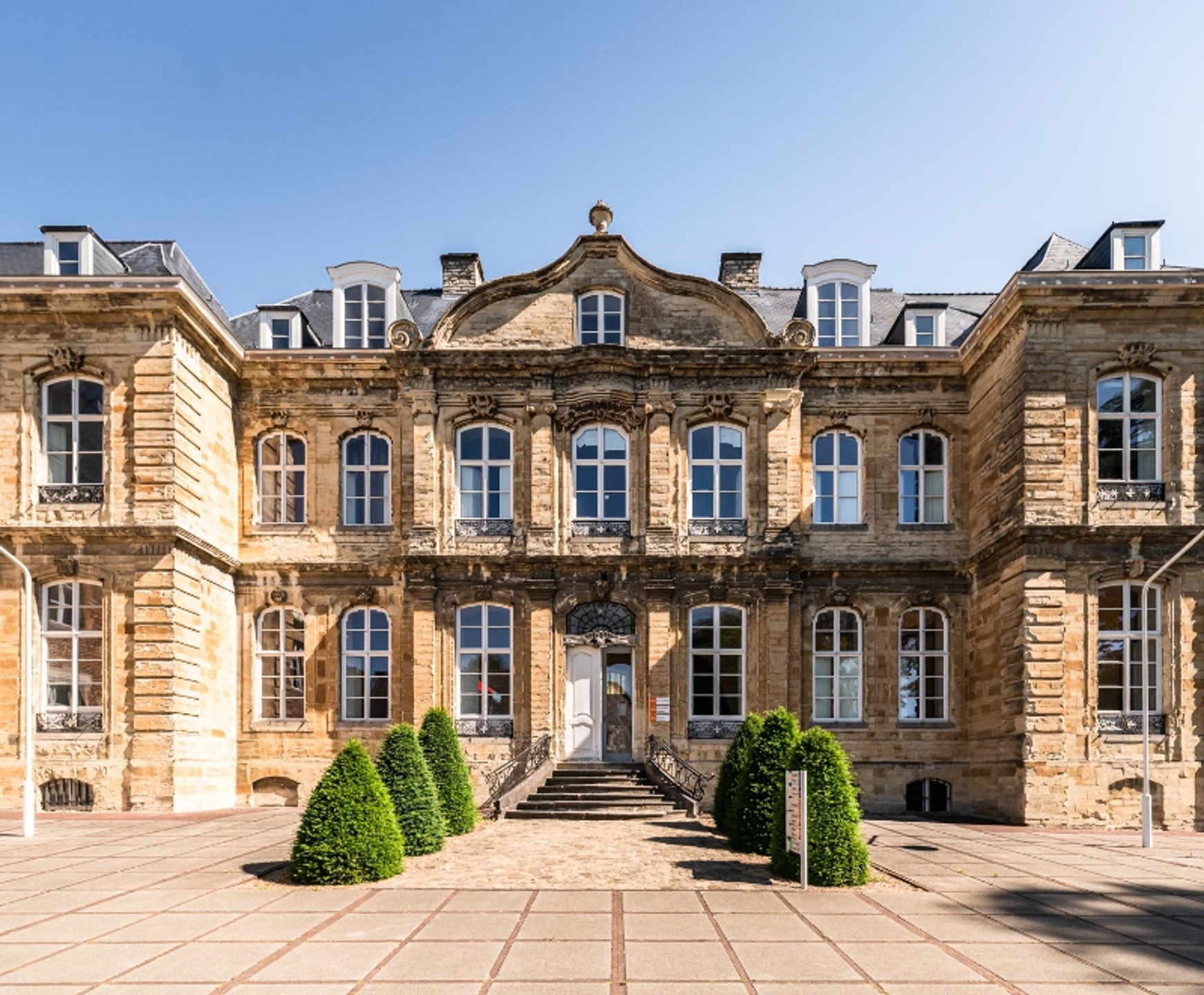 Prachtige kantoren te huur in het Wivina Klooster te Dilbeek. - foto 1