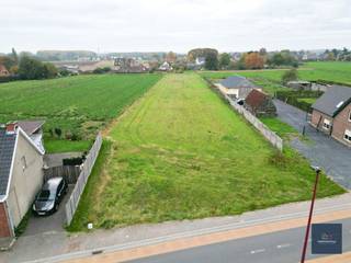 Ruim perceel bouwgrond van 4.827 m² in Oosterzele – mogelijkheid tot 2 halfopen bebouwingenIn een rustige en groene omgeving van Oosterzele bevindt...