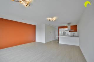 Dans une rue-jardin à circulation limitée à Deurne-Zuid, nous trouvons ce magnifique appartement 100 % prêt à emménager, situé au 2ᵉ étage d’un...