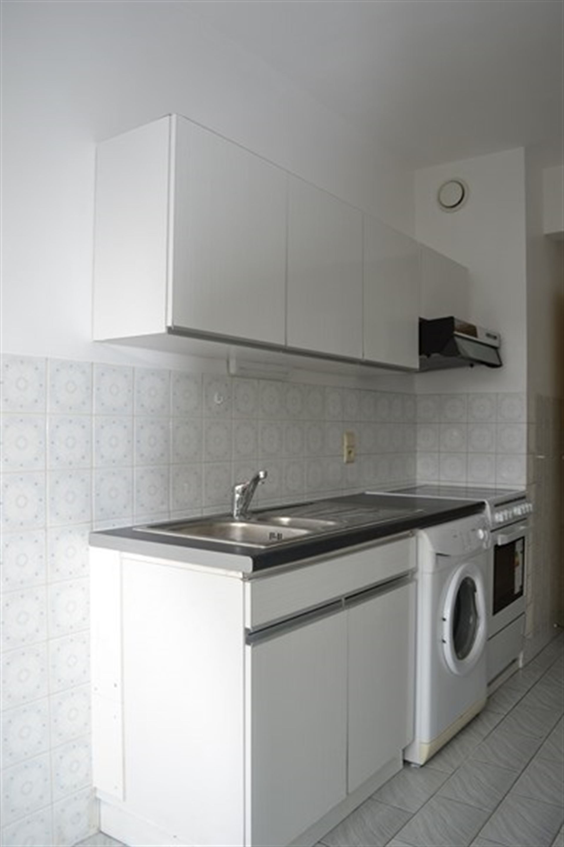 Ruim en lichtrijk 3 slaapkamer appartement op een strategische locatie in de EU wijk - foto 5
