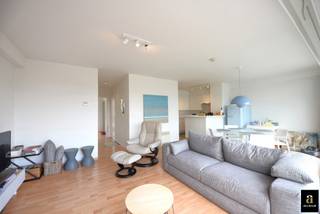 Dit stijlvol gemeubileerde appartement in de Jozef Nellenslaan, op slechts enkele minuten wandelen van het strand, biedt twee ruime slaapkamers,...