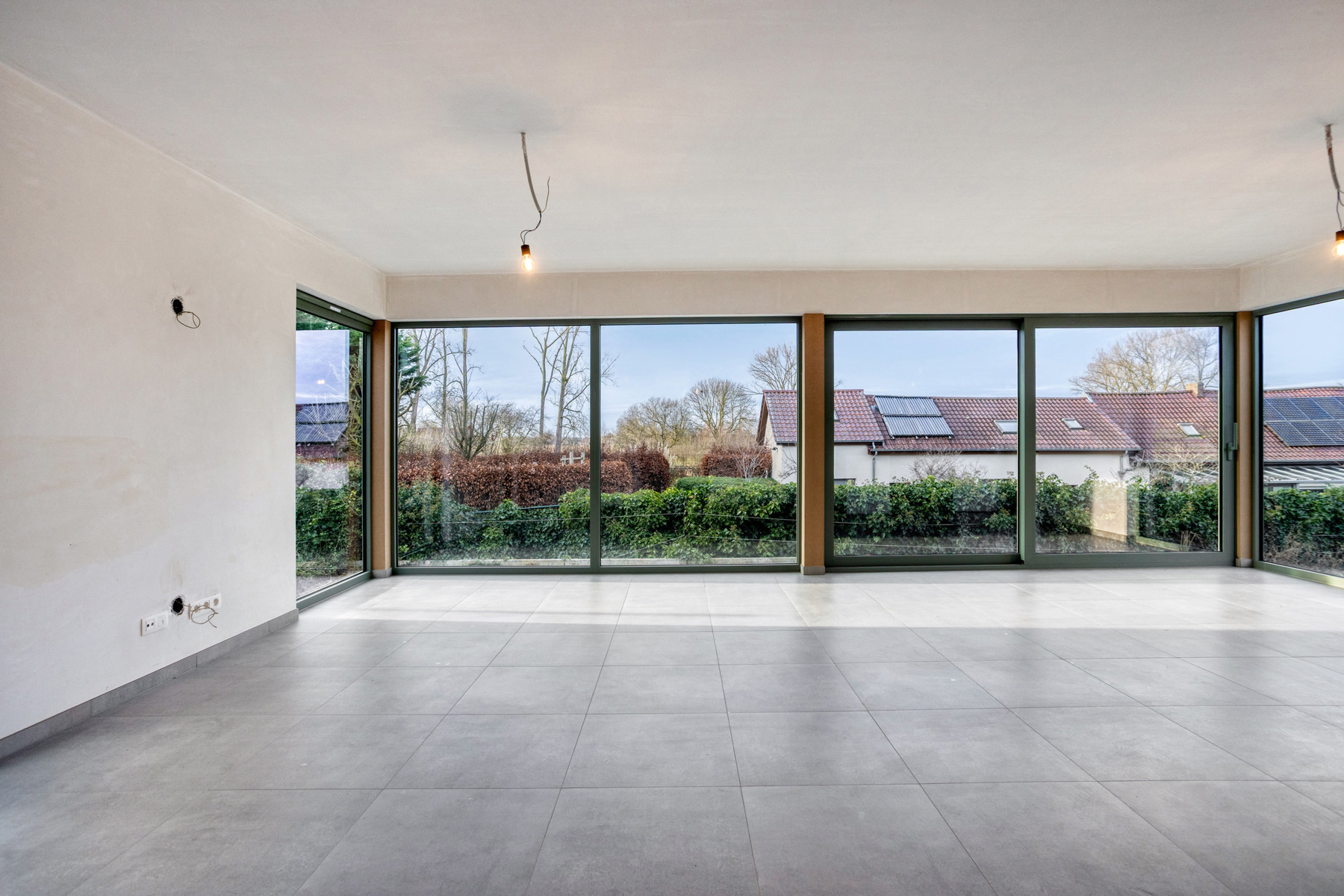 Afgewerkte nieuwbouwwoning met 4 slaapkamers - foto 5