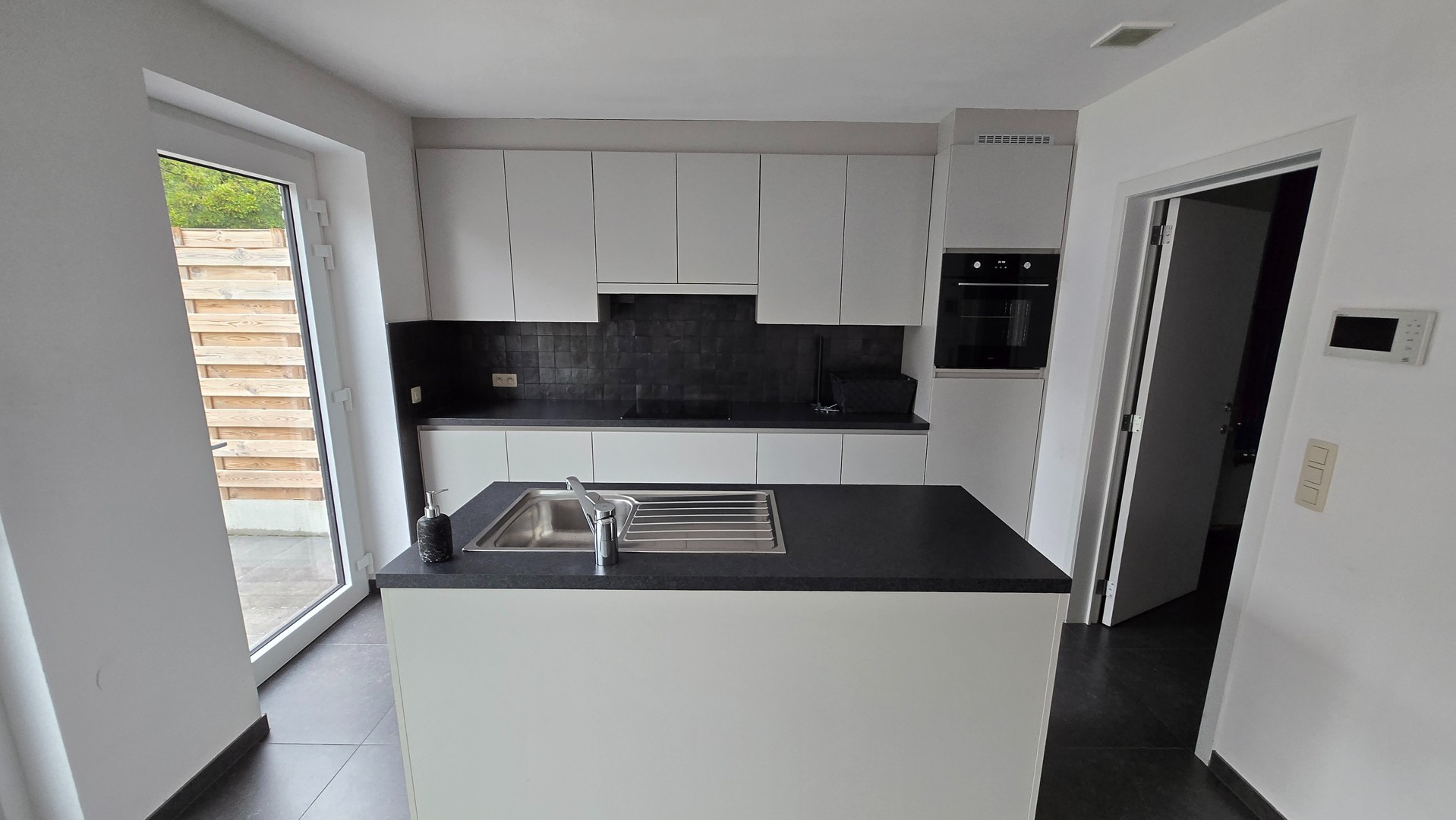 Nieuwbouw woning met 3 slaapkamers en tuin in Koekelare - foto 4