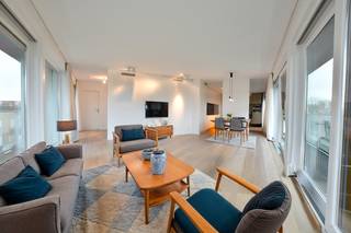BEZOEKMOMENT ZATERDAG 16 MEI VAN 10U TOT 12U (Vooraf inschrijven via residentievastgoed.be of 059 250 590)Luxueus praktisch appartement (122m² + 30...